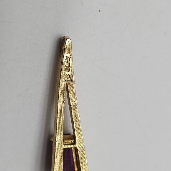 Vintage Avon Gold Tone Pendant With Purple Rectangular Gemstone Accent - Picture 4 of 5